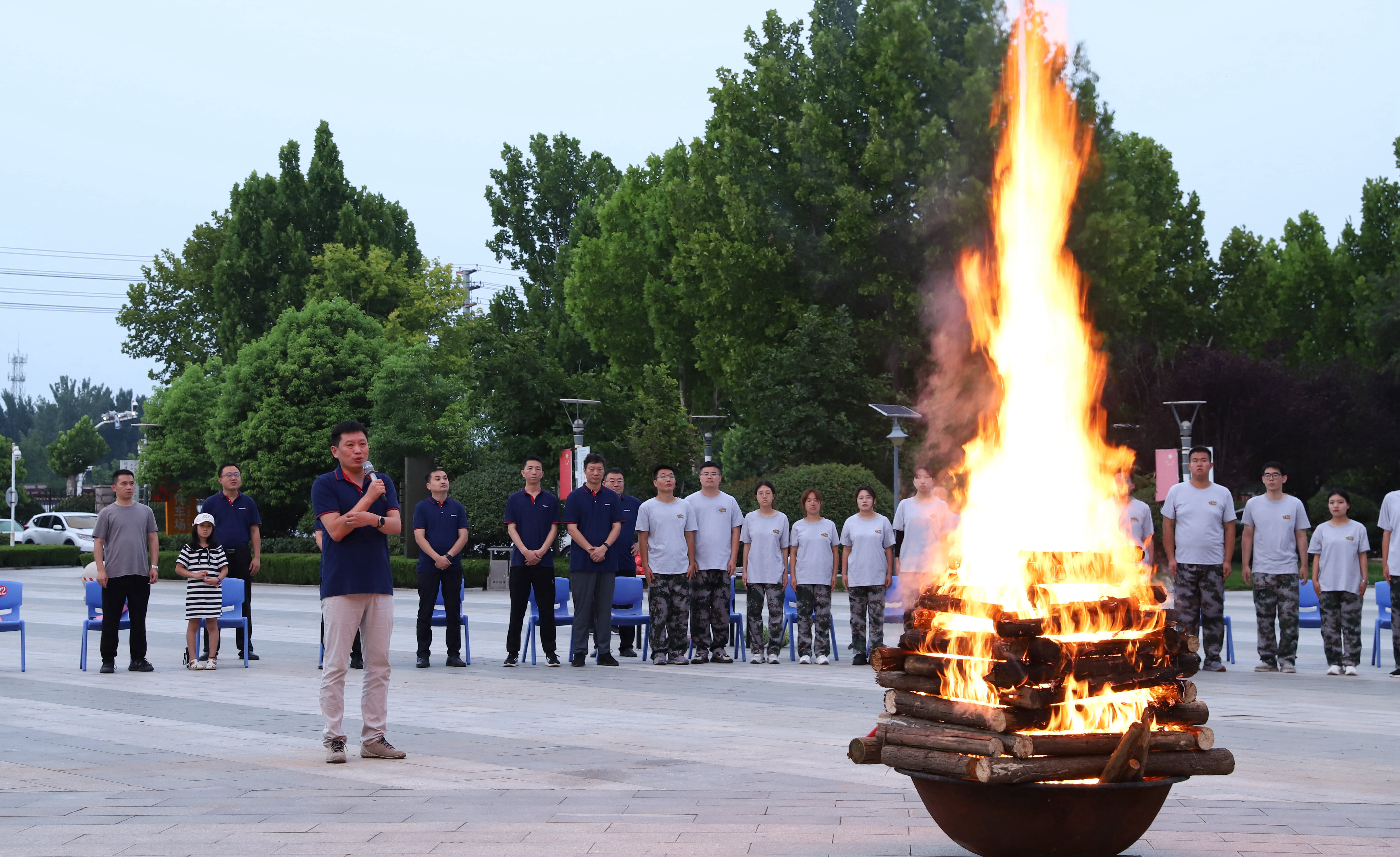 ɽ�ؽ����ٰ���Ա����������